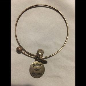 Follow your dreams bracelet